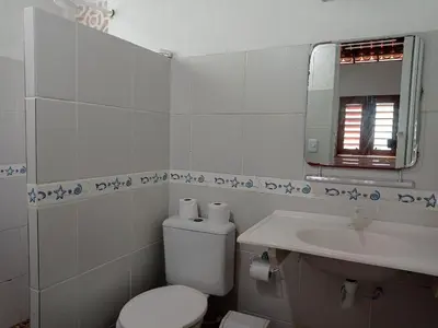 Uma casa de banho em Casa dos Ximenes - Beira Mar da Taíba - Ótima localização