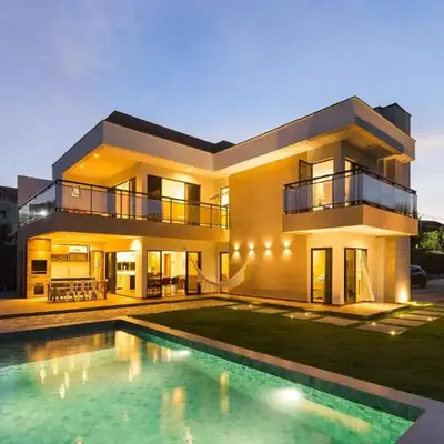 LUXURIOUS NEW HOUSE