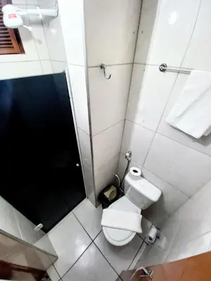 Uma casa de banho em Iracema Praia Flats