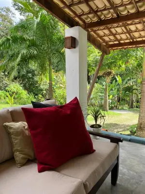 Um jardim no exterior de Casa Ryokan