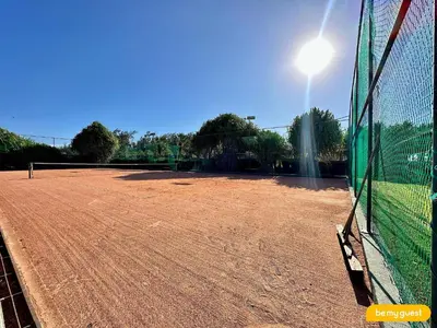 Comodidades para jogar ténis e squash em Resort VG SUN por Be My Guest! ou nas proximidades