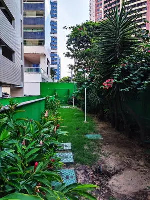Um jardim no exterior de Flat Frente Mar - Beira Mar Fortaleza