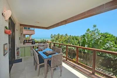 Uma varanda ou terraço em WaiWai 306 - Apê C/ Varanda Vista Mar by Carpediem