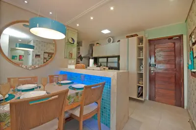 A cozinha ou kitchenette de WaiWai 306 - Apê C/ Varanda Vista Mar by Carpediem