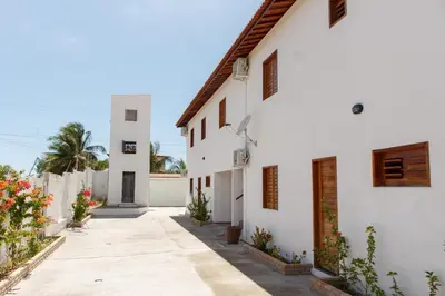 O edifício onde o apartamento está situado