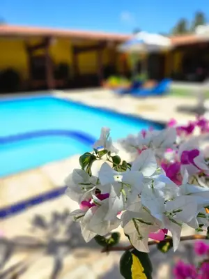 A piscina em ou perto de Apartamento 06 - na Praia do Futuro com piscina.