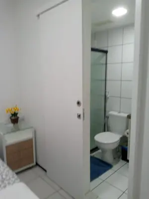Uma casa de banho em Apartamento em Fortaleza, Abolição Mucuripe