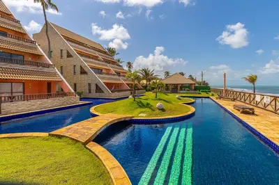 A piscina em ou perto de Oceanview A102 - PÉ NA ÁREA - perto do centro, 2 dormitórios, piscina, cozinha, 116m2