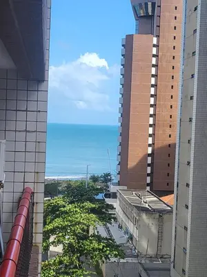 Uma vista do mar geral ou uma vista do mar a partir do apartamento