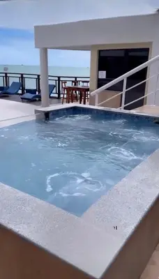 A piscina em ou perto de Iate Plaza Flat 613