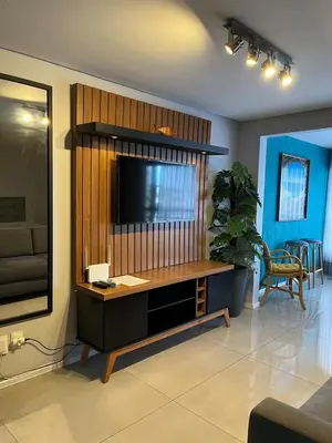 Uma televisão e/ou sistema de entretenimento em Iate Plaza Flat 613