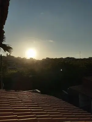 O nascer ou o pôr do sol visto a partir da casa de férias