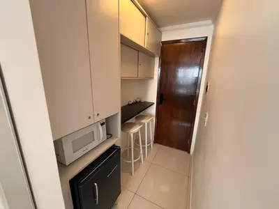 A cozinha ou kitchenette de Hosts BR - Flat frente mar c/ cozinha