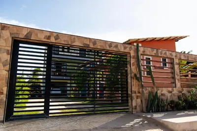 O edifício onde a casa de hóspedes está situado