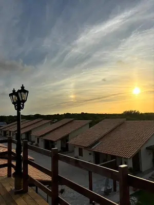 O nascer ou o pôr do sol visto a partir do hotel
