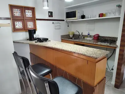 A cozinha ou kitchenette de Meireles Família LC FLATS 1307